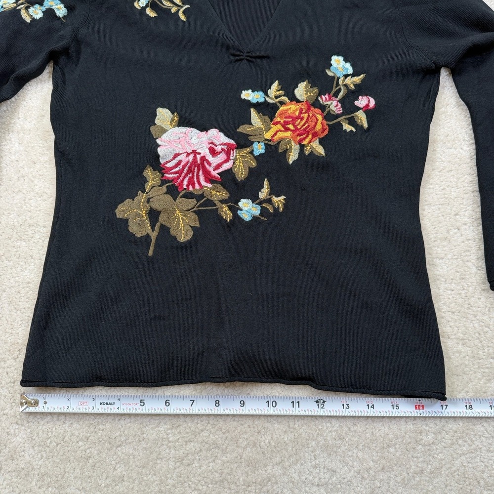 Vintage Joseph A.  V-Neck Floral Embroidered Sweater Womens Large Black Roll Hem - Picture 6 of 10